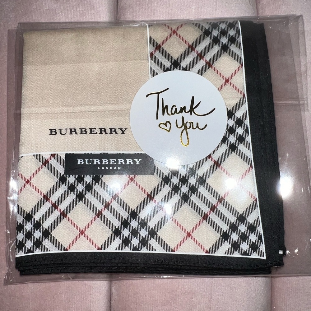 Burberry Classic Checkered Scarf